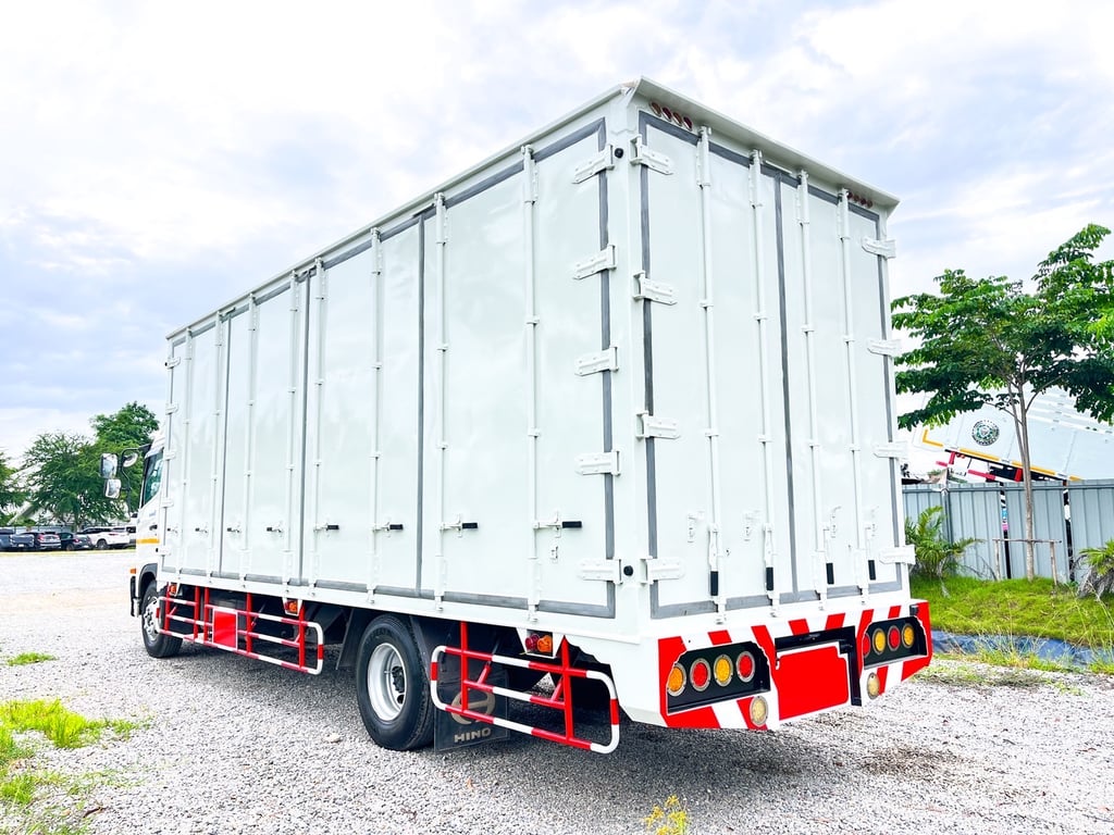 6ล้อตู้10บาน HINO FC9J 210 แรงม้า ปี 2566