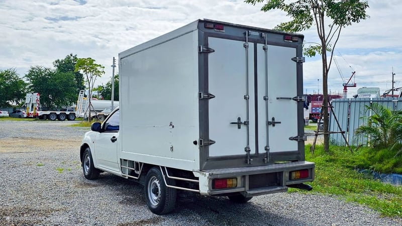 รถยนต์กระบะตู้ทำความเย็น ISUZU 2.5 ดีเซล 