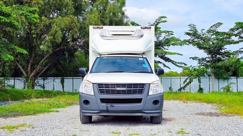 รถยนต์กระบะตู้ทำความเย็น ISUZU 2.5 ดีเซล ปี 2011