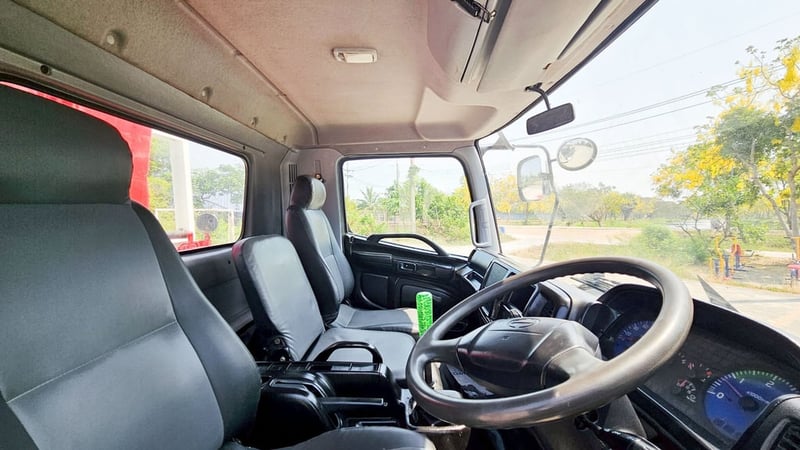 ISUZU FTR 240แรงม้า รถบรรทุก 6ล้อ กระบะเหล็กติดเครน ปี2012