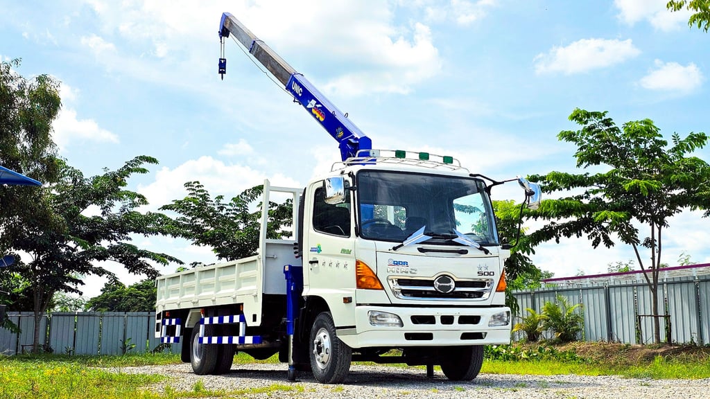 HINO FC 150แรงม้า หกล้อ 6ล้อ ติดเครน 