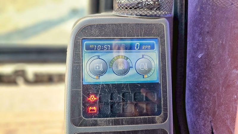 รถแมคโคร HYUNDAI 210-7 รถแมคโคร HYUNDAI 210-7