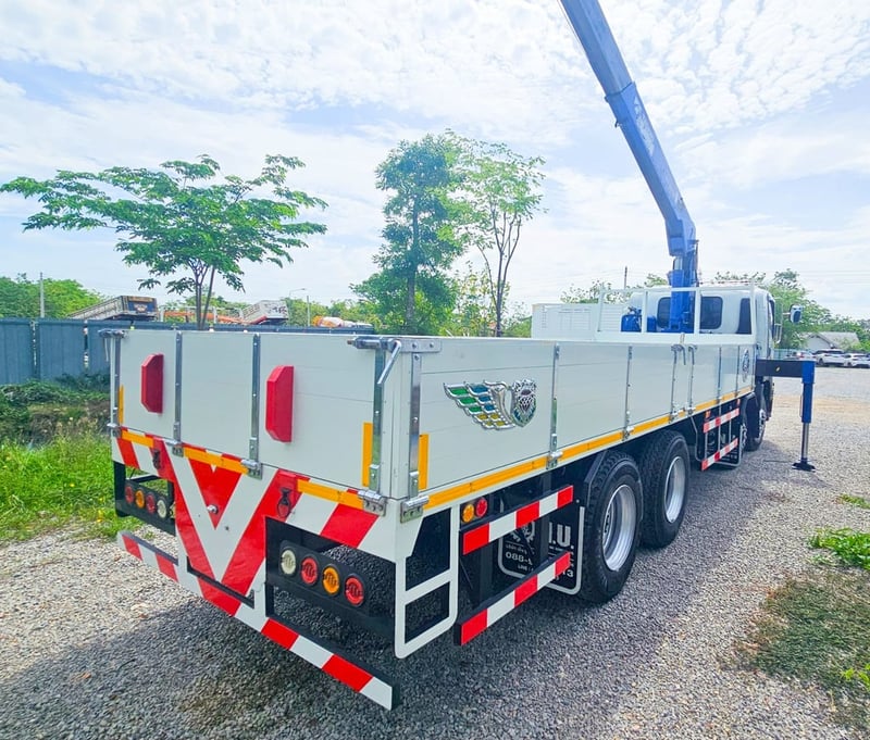 ISUZU FVM 300แรงม้า รถบรรทุก 10ล้อ กระบะเหล็กติดเครน ปี2012 ISUZU FVM 300แรงม้า รถบรรทุก 10ล้อ กระบะเหล็กติดเครน ปี2012