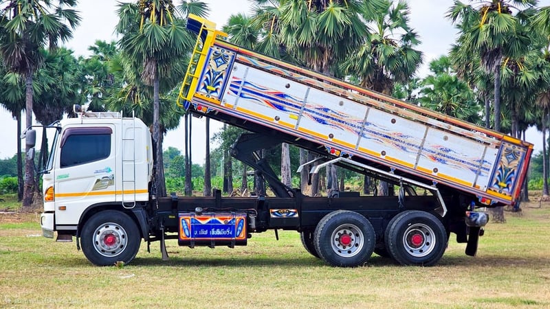 10 ล้อดัมพ์ Hino