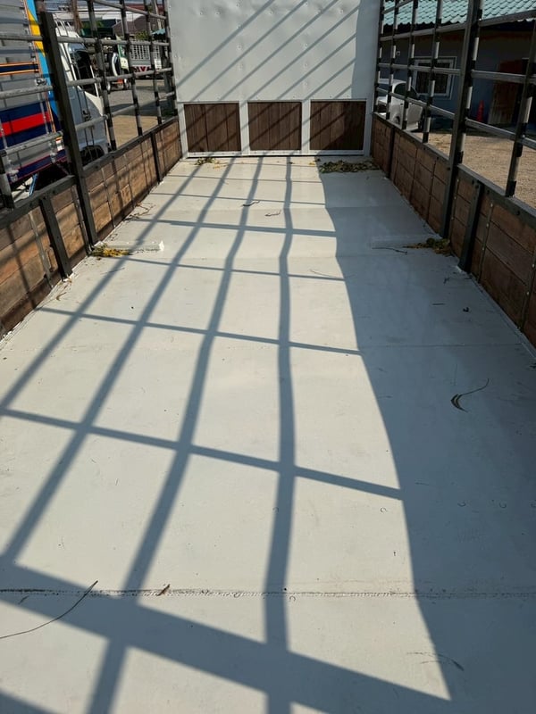  6ล้อ  HINO สมอเงิน 180 แรงม้า 