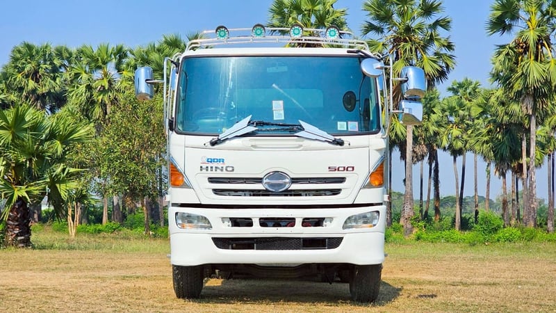 10 ล้อบรรทุกน้ำ 