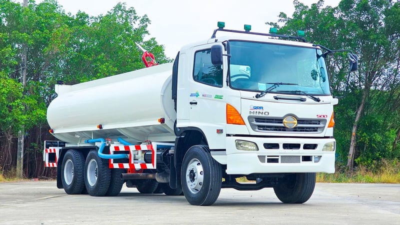 HINO FM 314แรงม้า รถบรรทุก 10ล้อ บรรทุกน้ำ ปี2015 HINO FM 314แรงม้า รถบรรทุก 10ล้อ บรรทุกน้ำ ปี2015