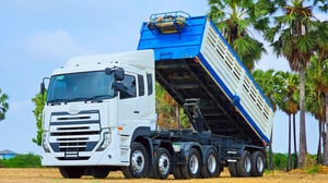 หัวลากUD TRUCK 370แรงปี61 พร้อมหางเซมิดัมพ์
