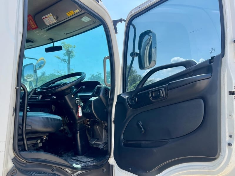 HINO FM 260แรงม้า รถบรรทุก 10ล้อ หัวลาก เฉพาะหัว ปี2011 HINO FM 260แรงม้า รถบรรทุก 10ล้อ หัวลาก เฉพาะหัว ปี2011