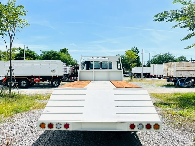 HINO F18 180 รถบรรทุก 10ล้อท้ายลาด HINO F18 180 รถบรรทุก 10ล้อท้ายลาด