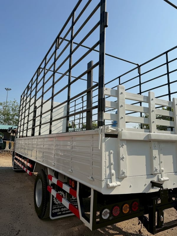  6ล้อ  HINO สมอเงิน 180 แรงม้า 