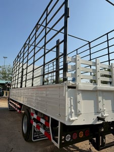  6ล้อ  HINO สมอเงิน 180 แรงม้า 