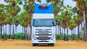 หัวลากUD TRUCK 370แรงปี61 พร้อมหางเซมิดัมพ์