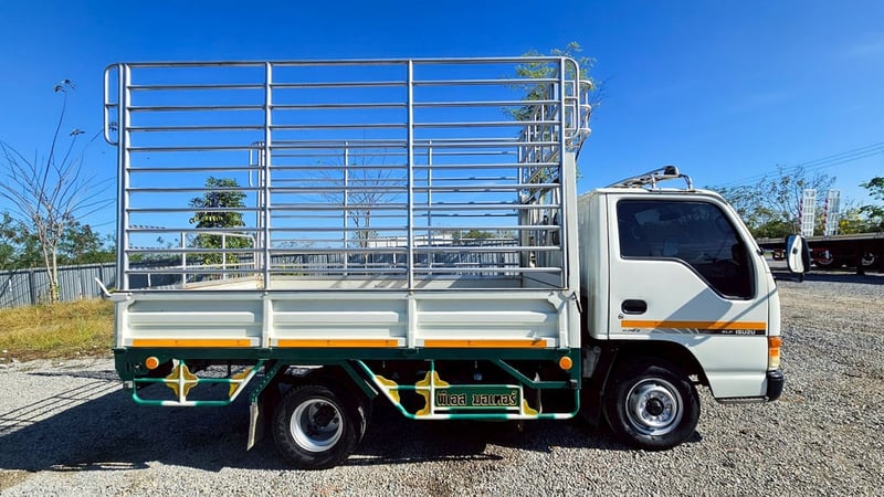 6ล้อ กระบะคอกสูง ISUZU 94 แรงม้า ปี2016 6ล้อ กระบะคอกสูง ISUZU 94 แรงม้า ปี2016