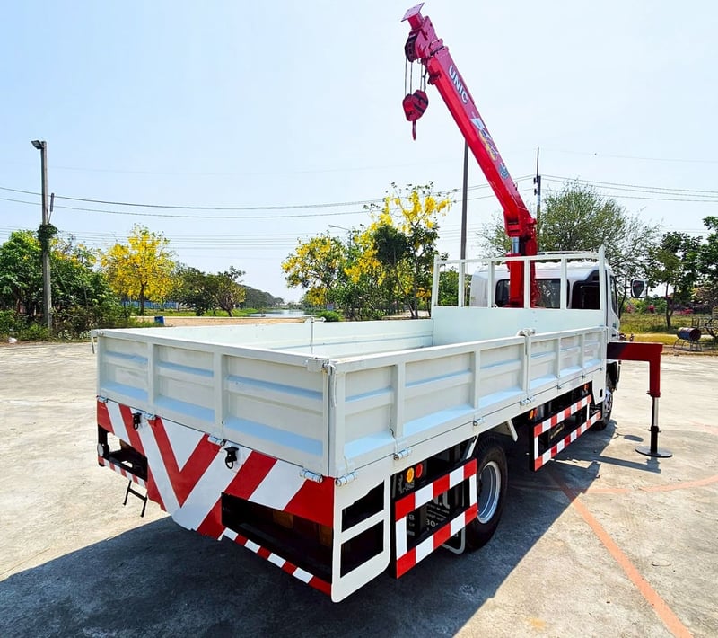 ISUZU FTR 240แรงม้า รถบรรทุก 6ล้อ กระบะเหล็กติดเครน ปี2012