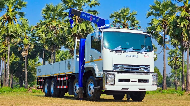 ISUZU FVM 300แรงม้า รถบรรทุก 12ล้อ กระบะเหล็กติดเครน ปี2012 ISUZU FVM 300แรงม้า รถบรรทุก 12ล้อ กระบะเหล็กติดเครน ปี2012