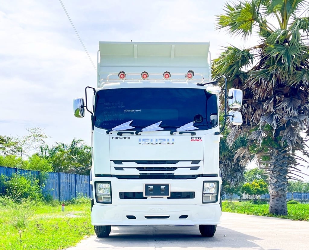 6 ล้อดัมพ์ SMM ISUZU FTR 240 แรงม้า ปี 2563 6 ล้อดัมพ์ SMM ISUZU FTR 240 แรงม้า ปี 2563