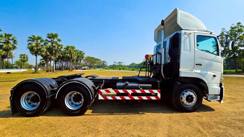 HINO DF 414แรงม้า รถบรรทุก 12ล้อ หัวลาก เฉพาะหัว ปี2011