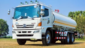 10 ล้อบรรทุกน้ำ 