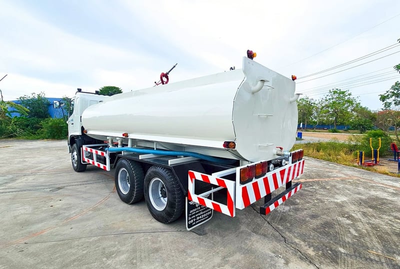 HINO FM 340แรงม้า รถบรรทุก 10ล้อ บรรทุกน้ำ ปี2015