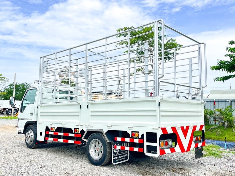 ISUZU NPR 130แรงม้า รถบรรทุก 6ล้อ กระบะคอกสูง ปี2012