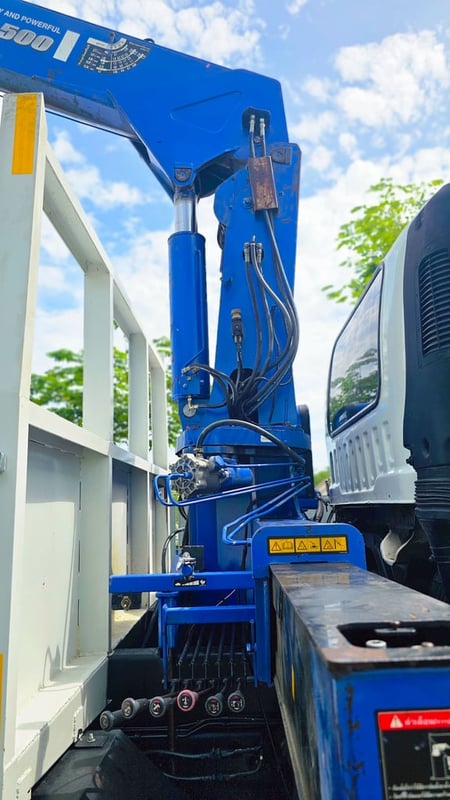 ISUZU FVM 300แรงม้า รถบรรทุก 10ล้อ กระบะเหล็กติดเครน ปี2012 ISUZU FVM 300แรงม้า รถบรรทุก 10ล้อ กระบะเหล็กติดเครน ปี2012
