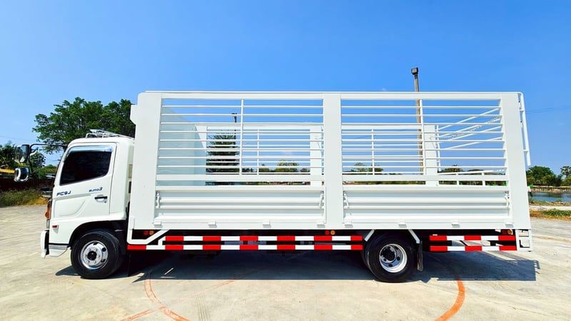 HINO FC 175แรงม้า รถบรรทุก 6ล้อ กระบะคอกสูง ปี2017 HINO FC 175แรงม้า รถบรรทุก 6ล้อ กระบะคอกสูง ปี2017