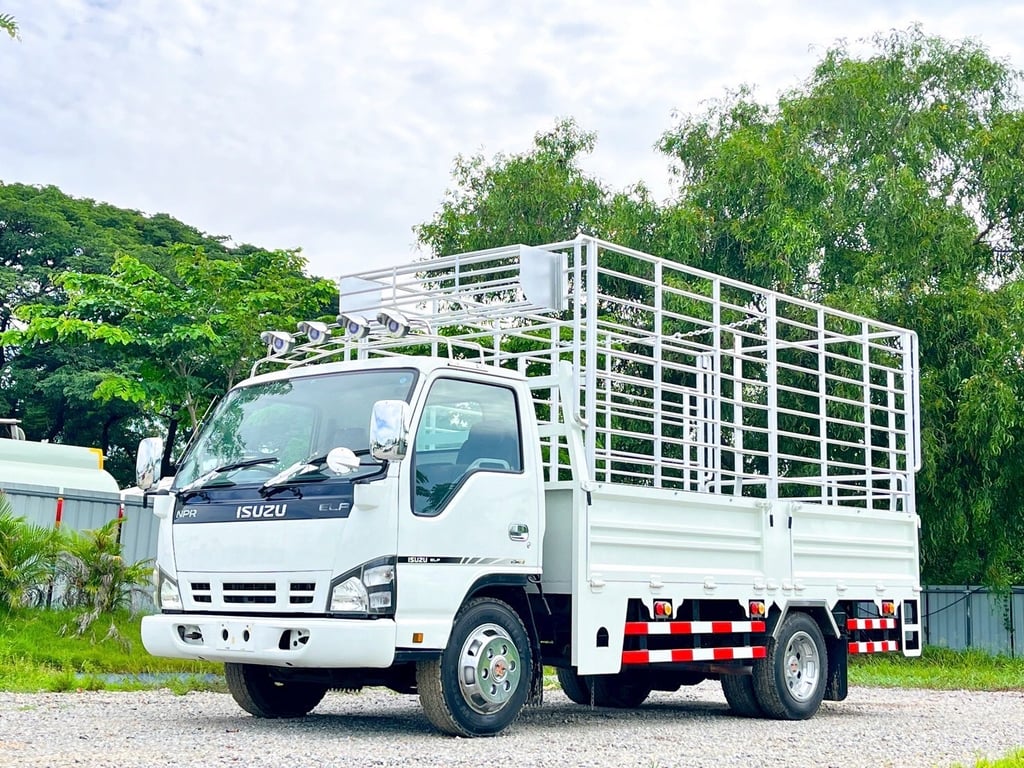 ISUZU NPR 130แรงม้า รถบรรทุก 6ล้อ กระบะคอกสูง ปี2555