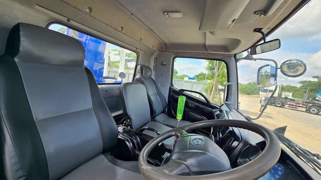 HINO FC 150แรงม้า หกล้อ 6ล้อ ติดเครน HINO FC 150แรงม้า หกล้อ 6ล้อ ติดเครน