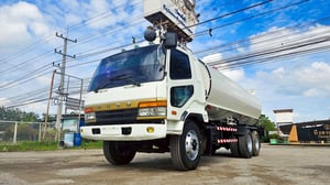 10 ล้อรถน้ำ FUSO