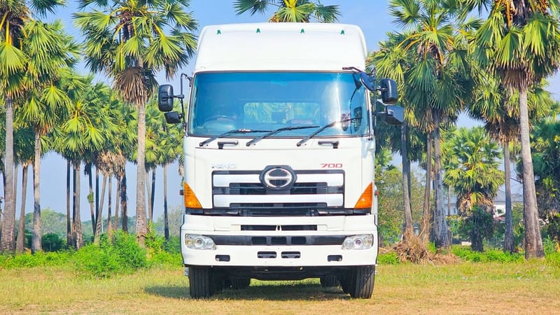 หัวลาก12ล้อ HINO หน้าซีรีย์700