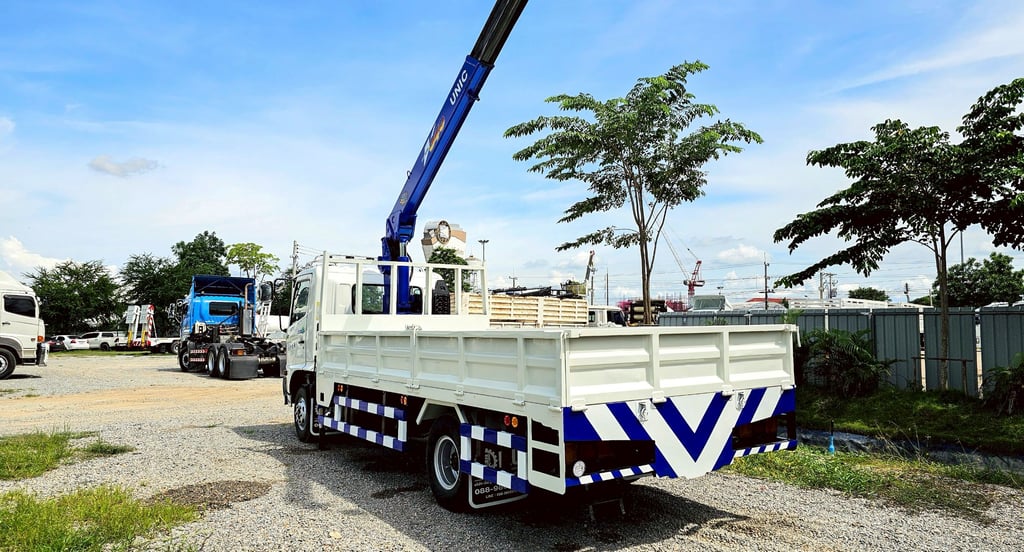 HINO FC 150แรงม้า หกล้อ 6ล้อ ติดเครน HINO FC 150แรงม้า หกล้อ 6ล้อ ติดเครน