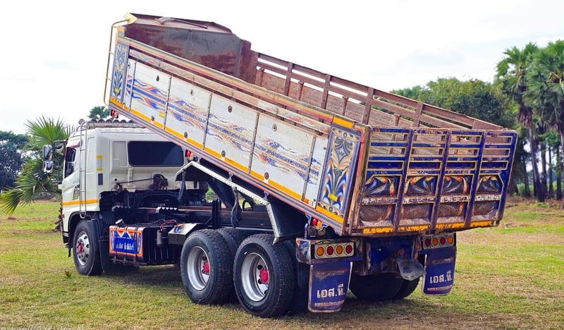 10 ล้อดัมพ์ Hino