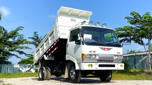 HINO KM310 รถบรรทุก 6ล้อ ดั้มพ์ 