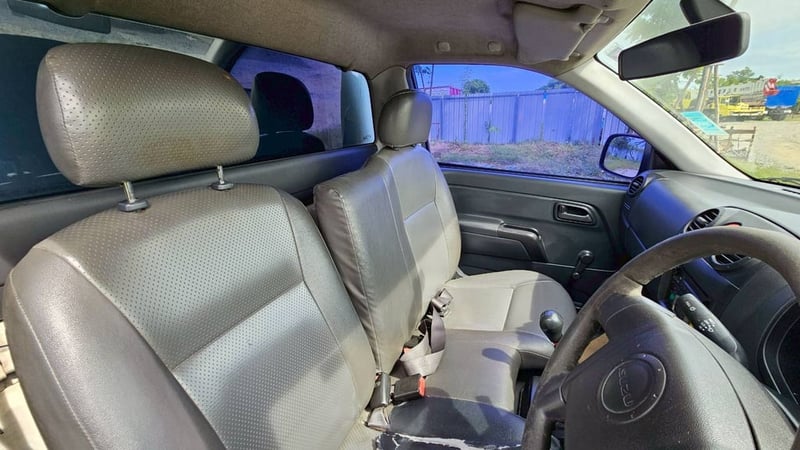 รถยนต์กระบะตู้ทำความเย็น ISUZU 2.5 ดีเซล 