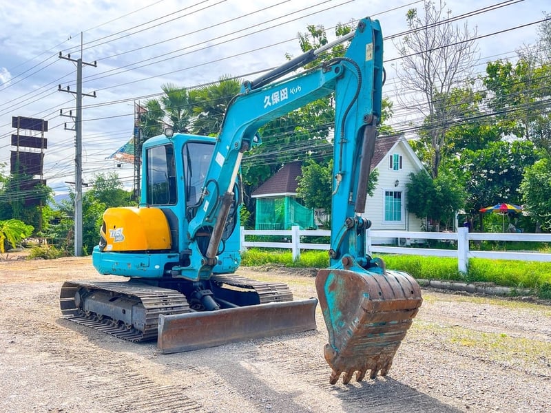 แบคโฮ Kubota PC30 KX161-32Z