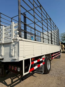 6ล้อ HINO สมอเงิน กระบะคอกเป๊บน้ำ 