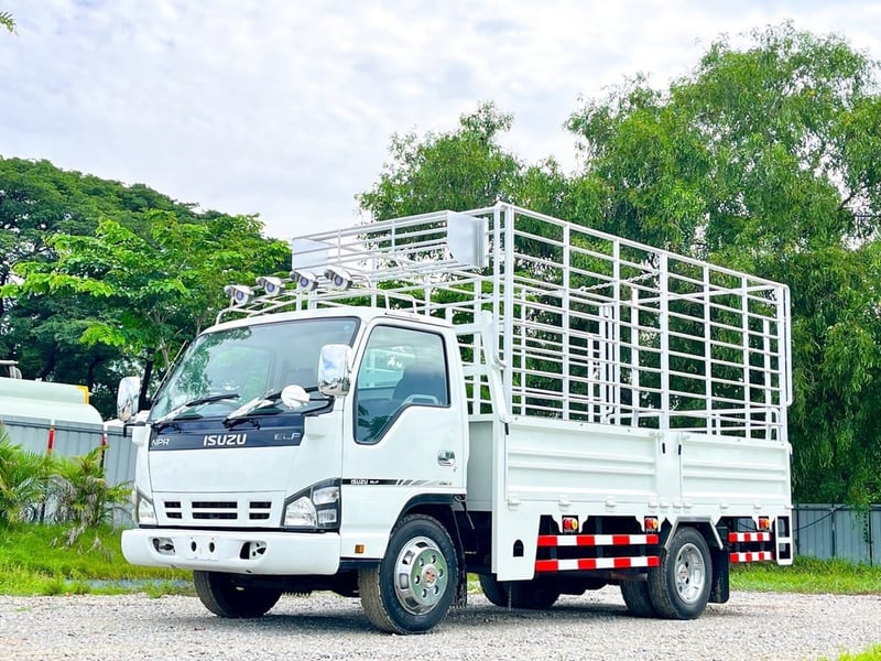 ISUZU NPR 130แรงม้า รถบรรทุก 6ล้อ กระบะคอกสูง ปี2012