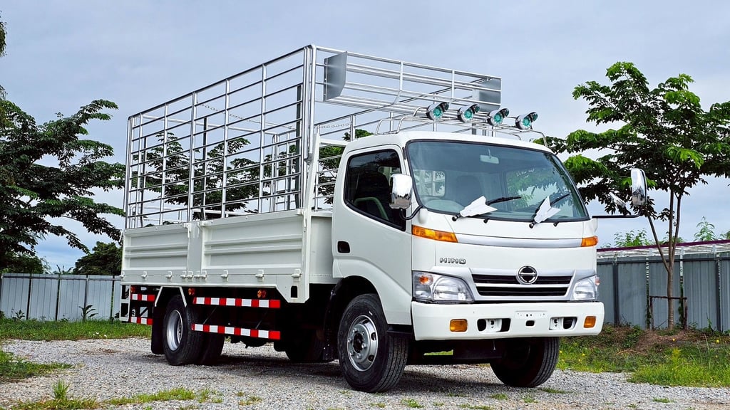 6ล้อคอก HINO XZU 136 แรงม้า ปี 2553