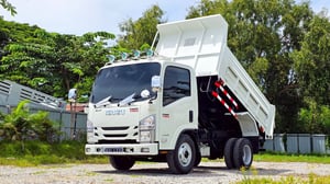 6ล้อดัมพ์ ISUZU NMR 130 แรงม้า ปี 2557