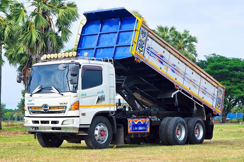 10 ล้อดัมพ์ Hino