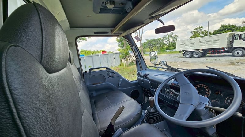 6ล้อคอก ISUZU NKR 120 แรงม้า