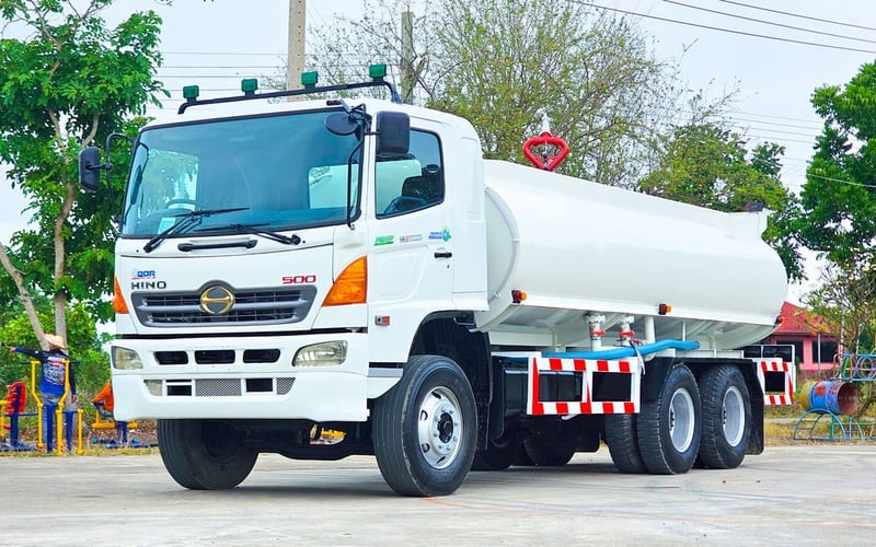 HINO FM 314แรงม้า รถบรรทุก 10ล้อ บรรทุกน้ำ ปี2015 HINO FM 314แรงม้า รถบรรทุก 10ล้อ บรรทุกน้ำ ปี2015