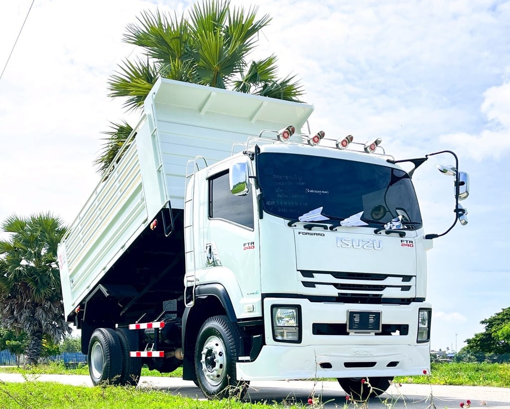 6 ล้อดัมพ์ SMM ISUZU FTR 240 แรงม้า ปี 2563 6 ล้อดัมพ์ SMM ISUZU FTR 240 แรงม้า ปี 2563