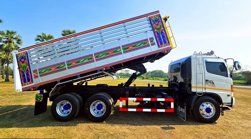 HINO FM 251แรงม้า รถบรรทุก 10ล้อ ดั้มพ์ ปี2014 เลขไมล์น้อยกว่า 100,000 กม.