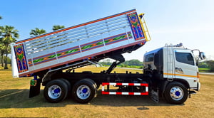 HINO FM 251แรงม้า รถบรรทุก 10ล้อ ดั้มพ์ ปี2014 เลขไมล์น้อยกว่า 100,000 กม.