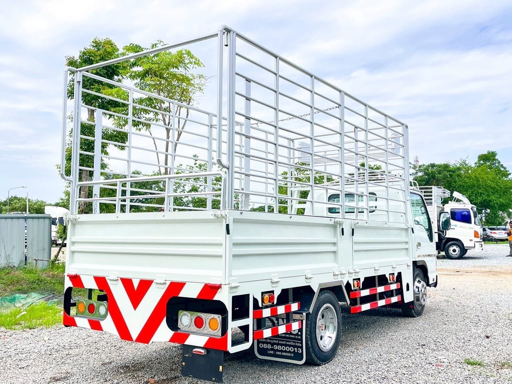 ISUZU NPR 130แรงม้า รถบรรทุก 6ล้อ กระบะคอกสูง ปี2555