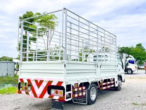 6 ล้อ NPR 130 แรง