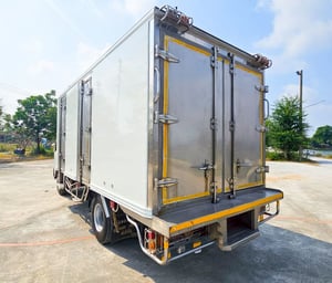 ISUZU FTR 240แรงม้า รถบรรทุก 6ล้อ ตู้เย็น ปี2012 ISUZU FTR 240แรงม้า รถบรรทุก 6ล้อ ตู้เย็น ปี2012