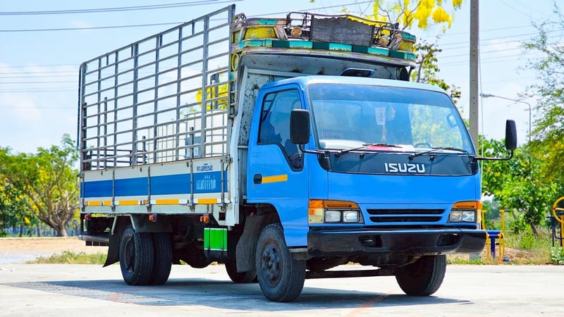 รถ6ล้อคอก ISUZU NPR 120 แรงม้า 